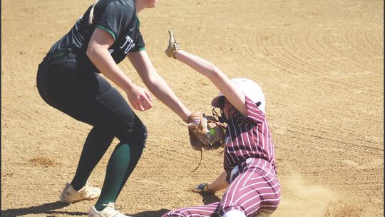 Tushka Splits Games at Porum Festival