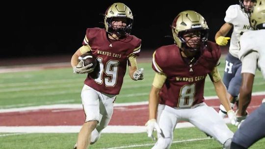 Wampus Cats Rally Falls Short In 27-22 Thriller Against Hugo