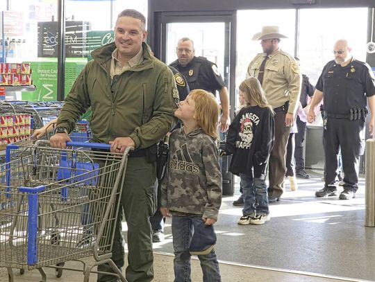 Annual Shop With a Cop Brightens the Holiday Annual Shop With a Cop Brightens the Holiday