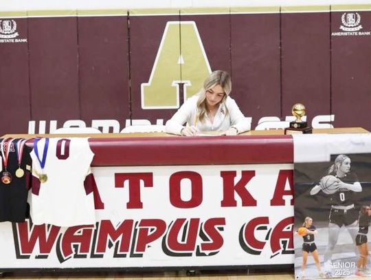 Atoka's Whitmore Signs to Play Basketball in Illinois