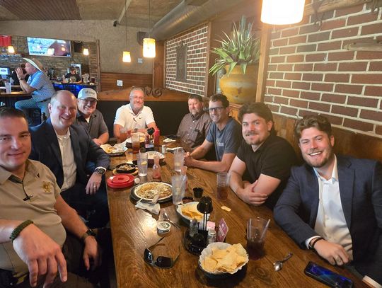 Echols stops in Atoka Echols stops in Atoka