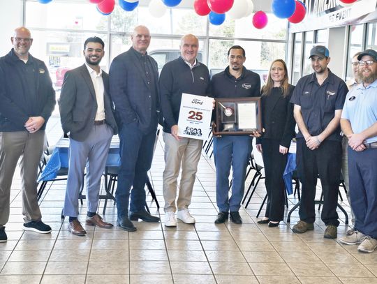 Glen Thompson, Eric Stuteville Glen Thompson, Eric Stuteville