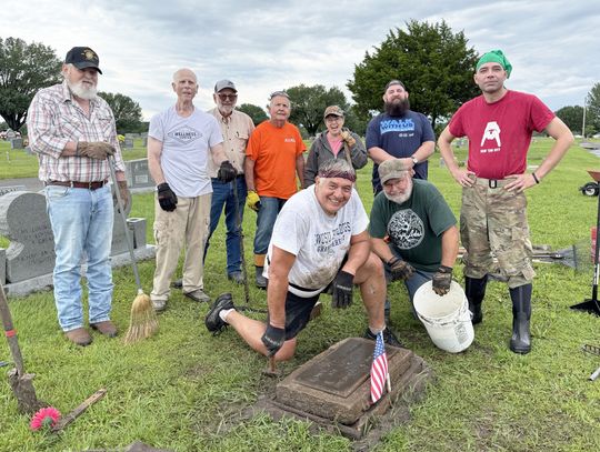 Members of Atoka Veterans of Foreign Wars Post 4859 and American Legion Post 48