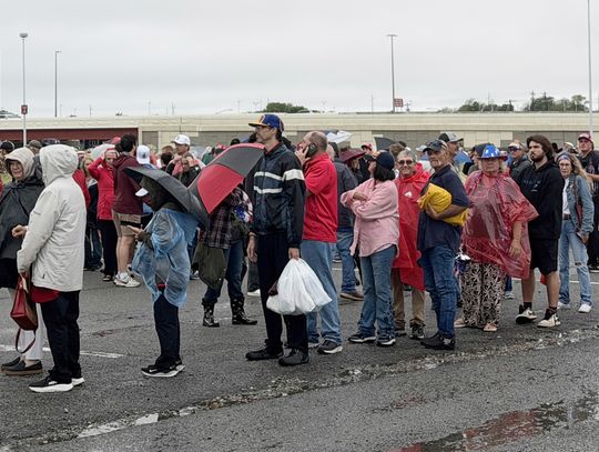 Trump supporters rally behind the president in Durant, though one calls his endorsed gubernatorial candidate a 'goofball'