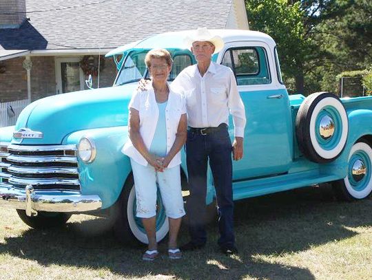 Winners of ‘‘Longest Love’’ Contest