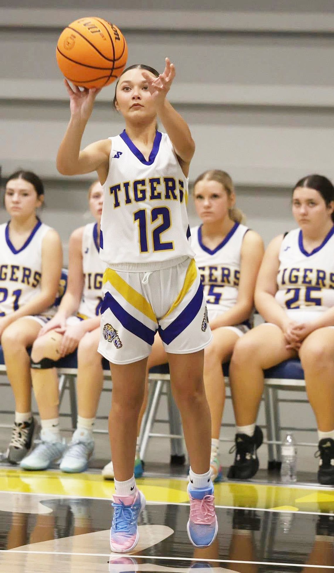 Stringtown Handles Achille at Home